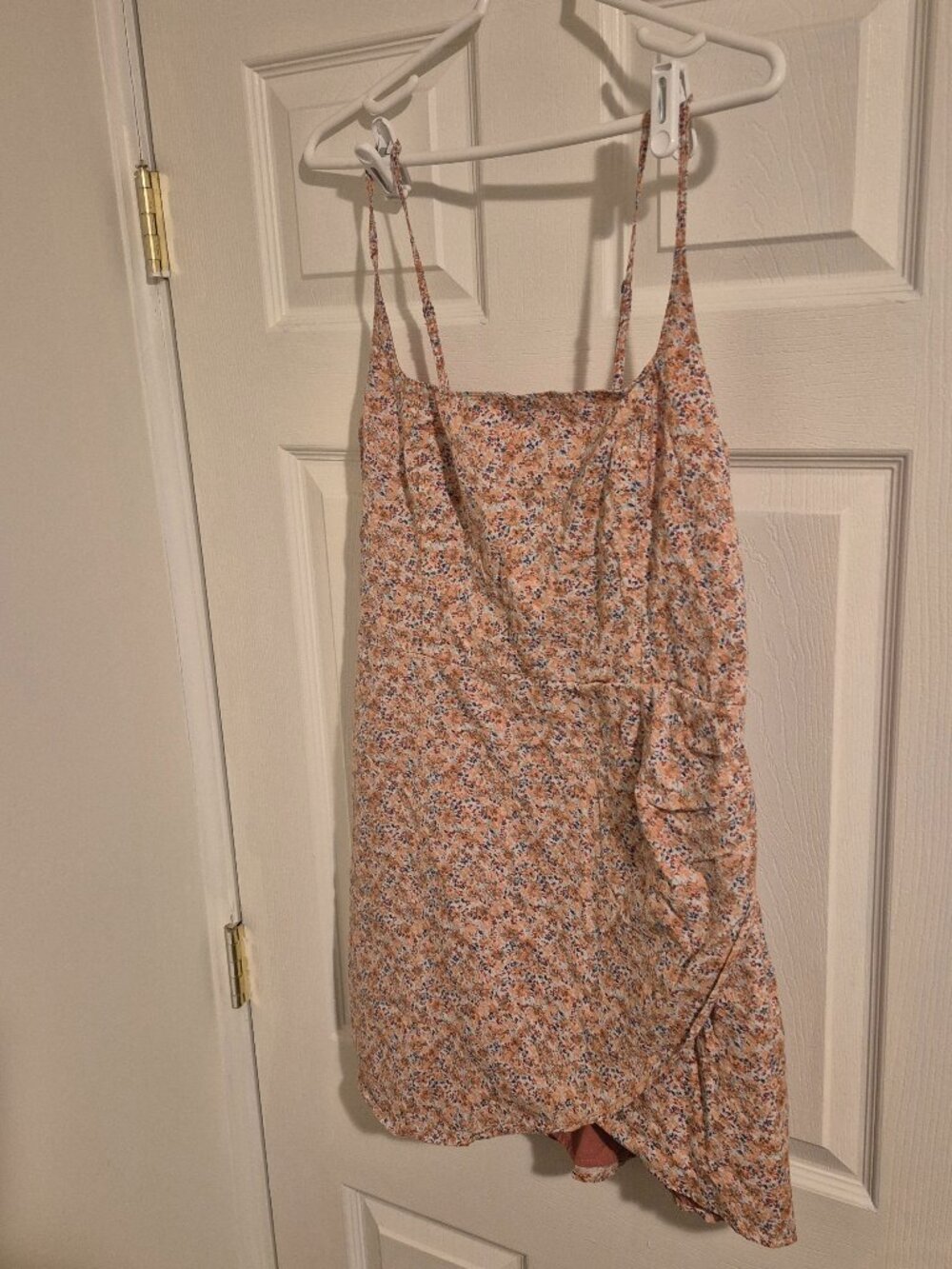 The Abercrombie & Fitch Scoopneck Wrap Mini Dress size L